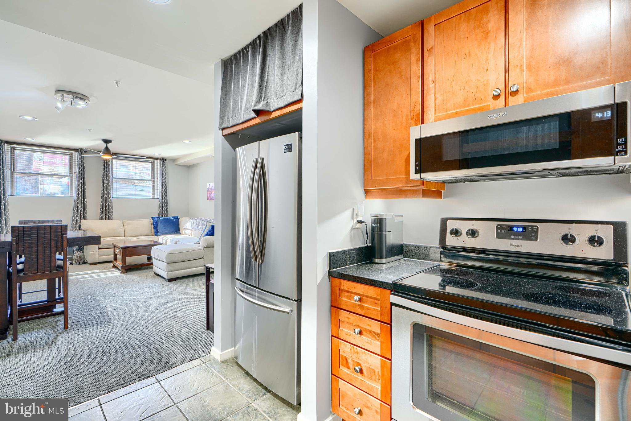 1211 LIGHT STREET T-8