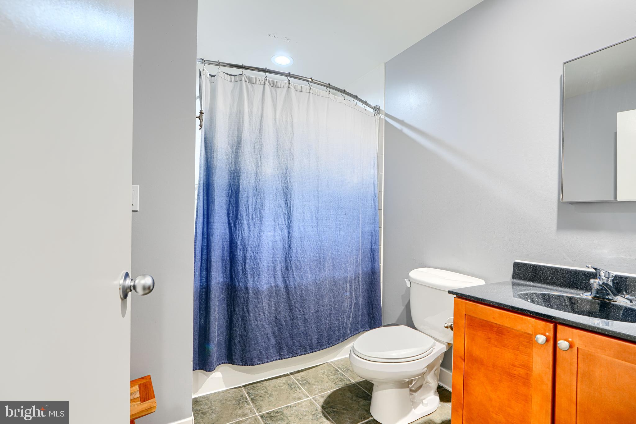 1211 LIGHT STREET T-8