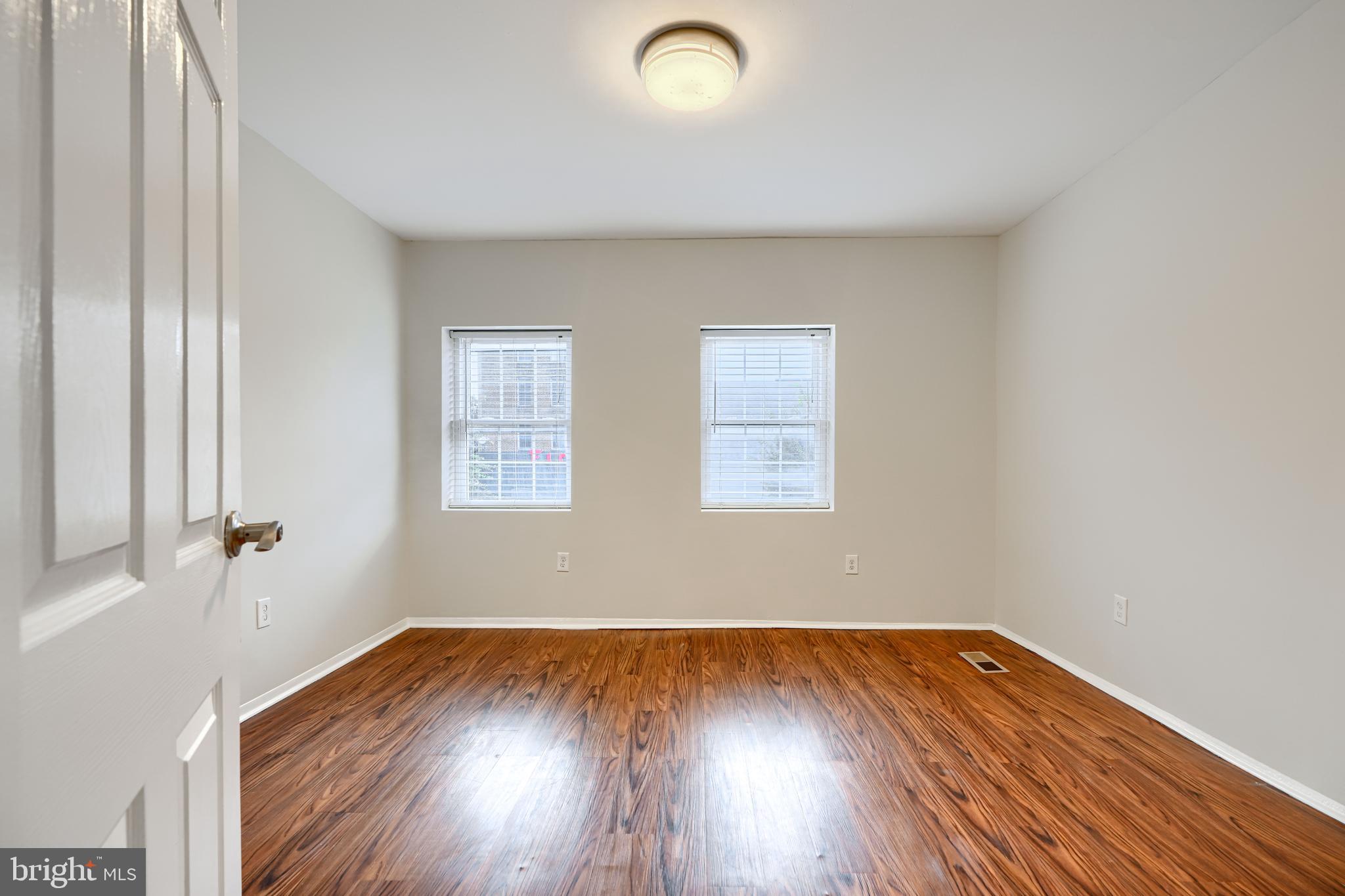 906 S HANOVER STREET