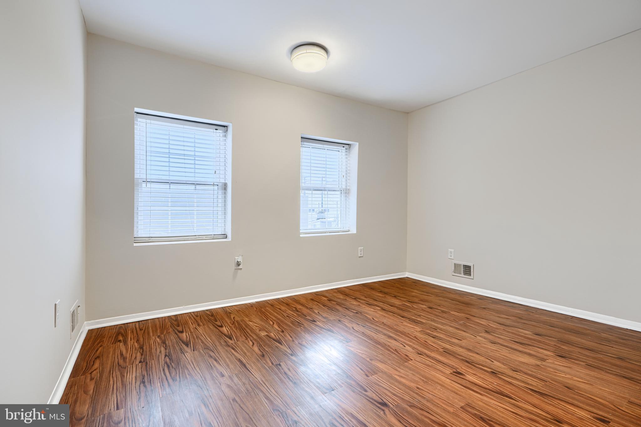 906 S HANOVER STREET