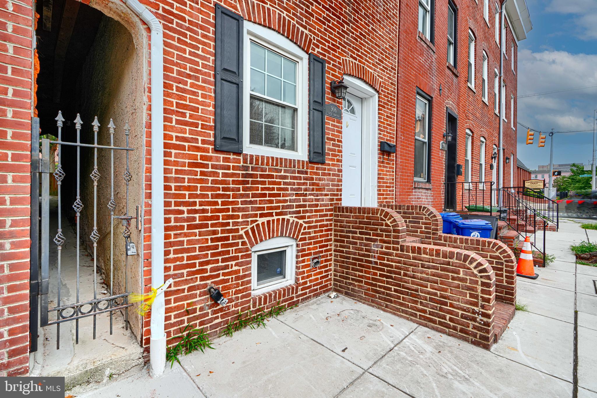 906 S HANOVER STREET