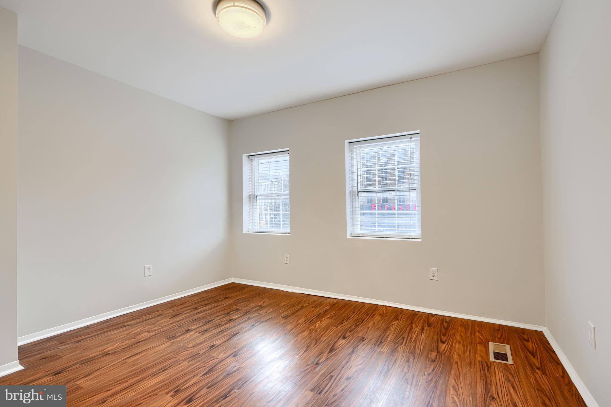 906 S HANOVER STREET