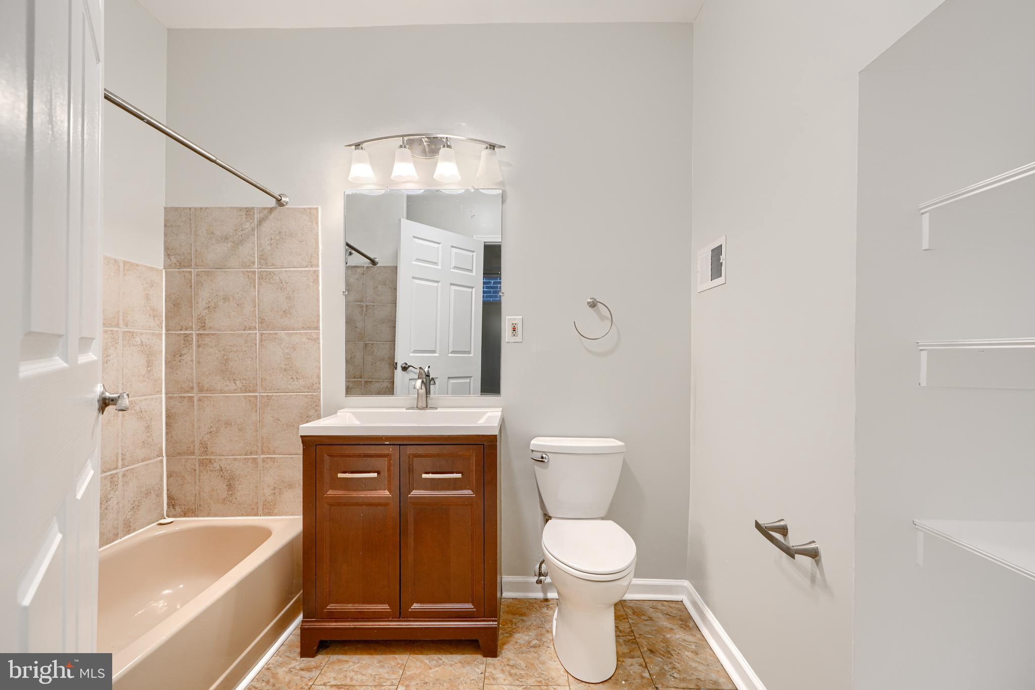 906 S HANOVER STREET