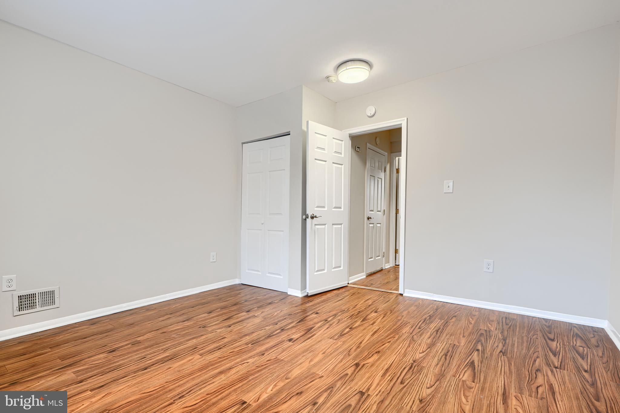 906 S HANOVER STREET