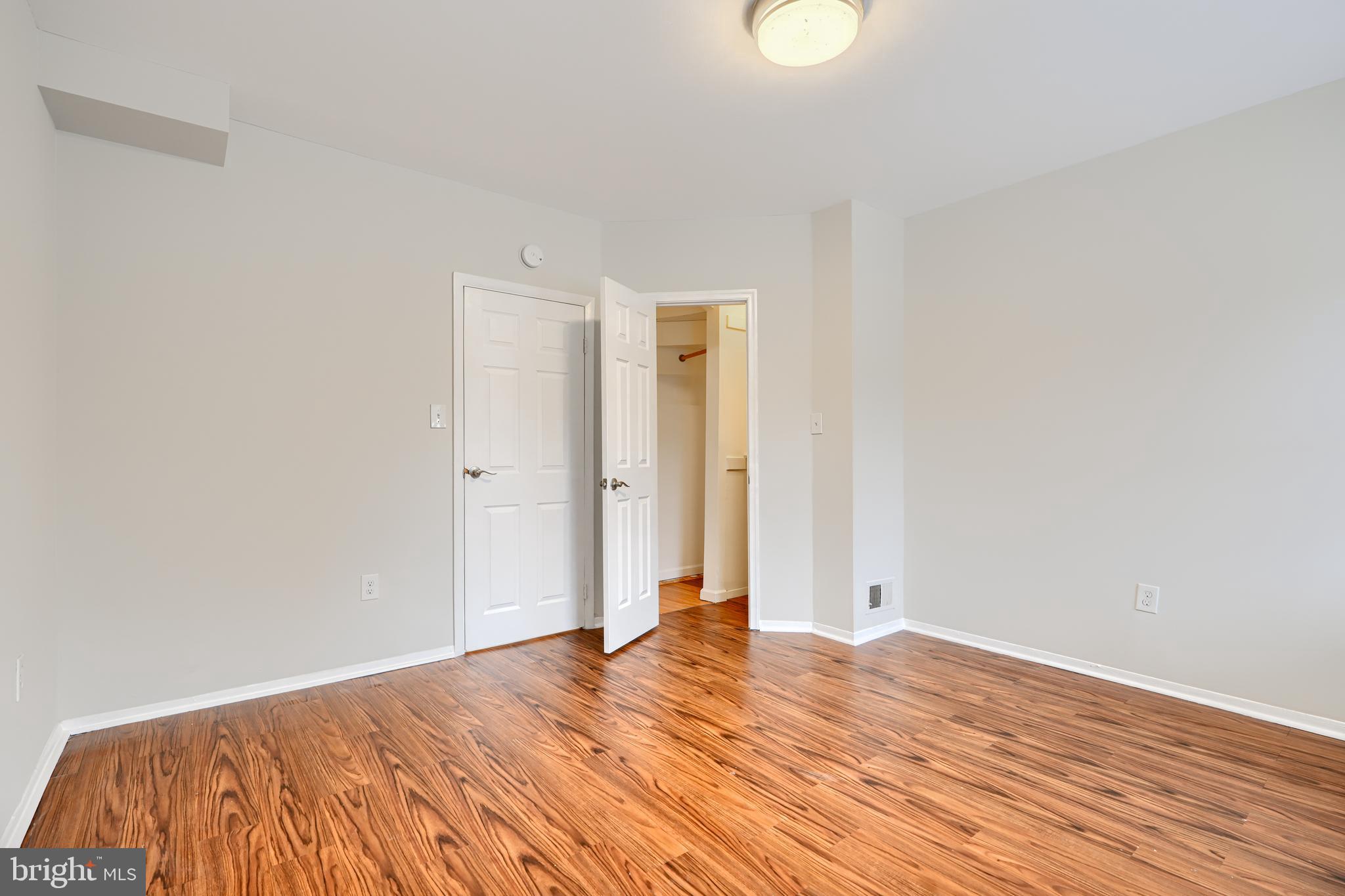 906 S HANOVER STREET