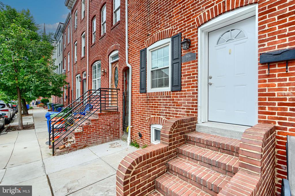 906 S HANOVER STREET