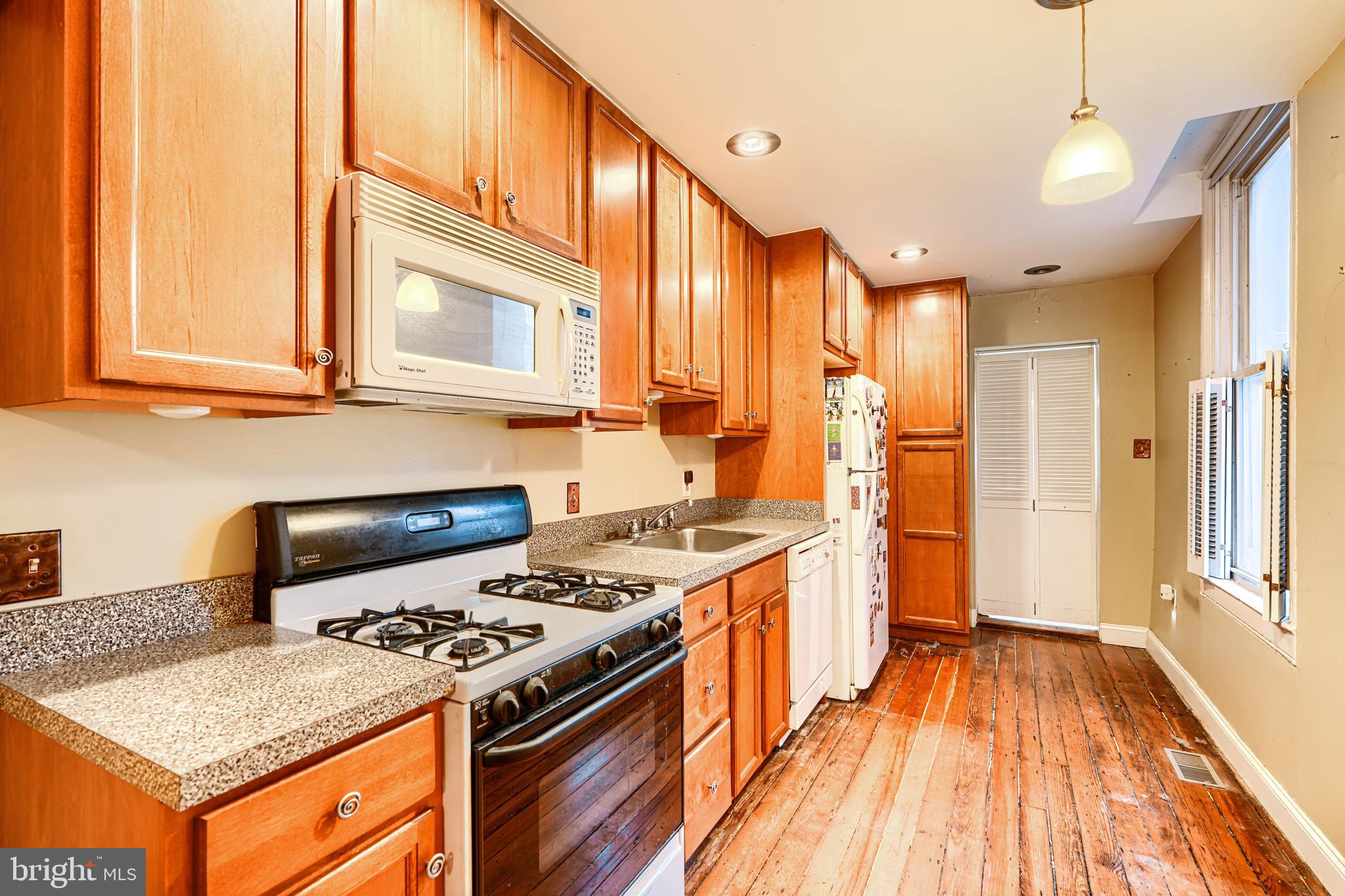 2008 ROCKROSE AVENUE