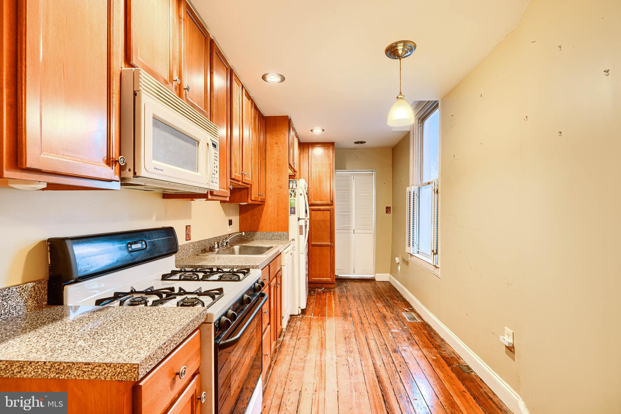 2008 ROCKROSE AVENUE