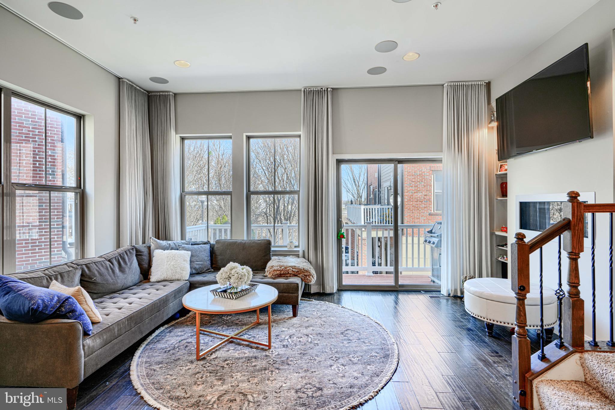 1313 BENJAMIN STREET