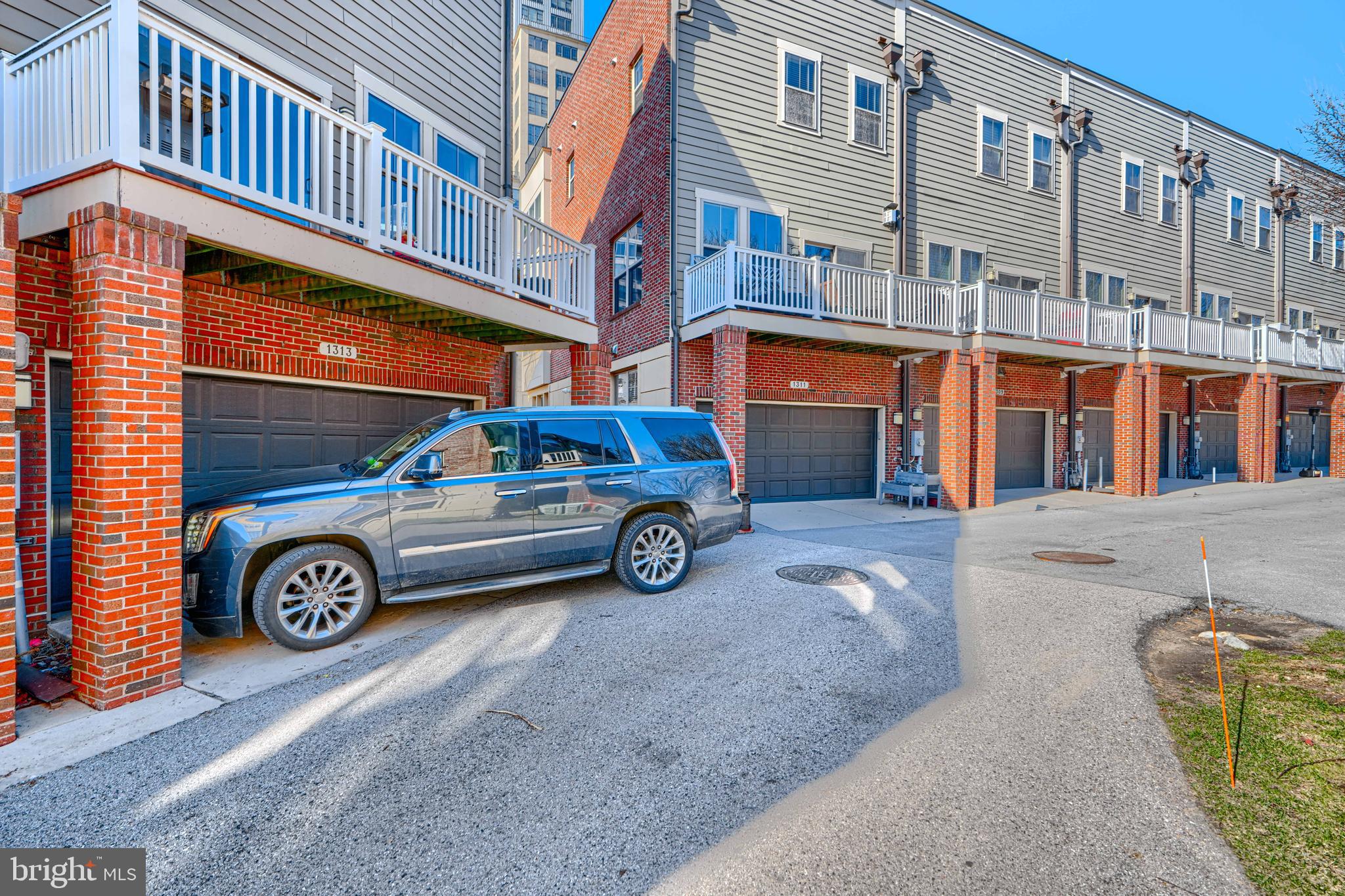 1313 BENJAMIN STREET