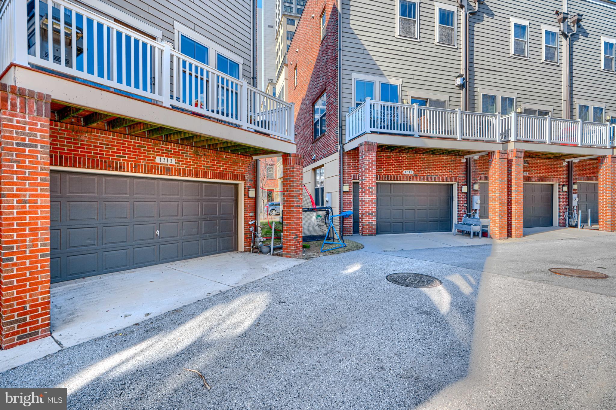 1313 BENJAMIN STREET