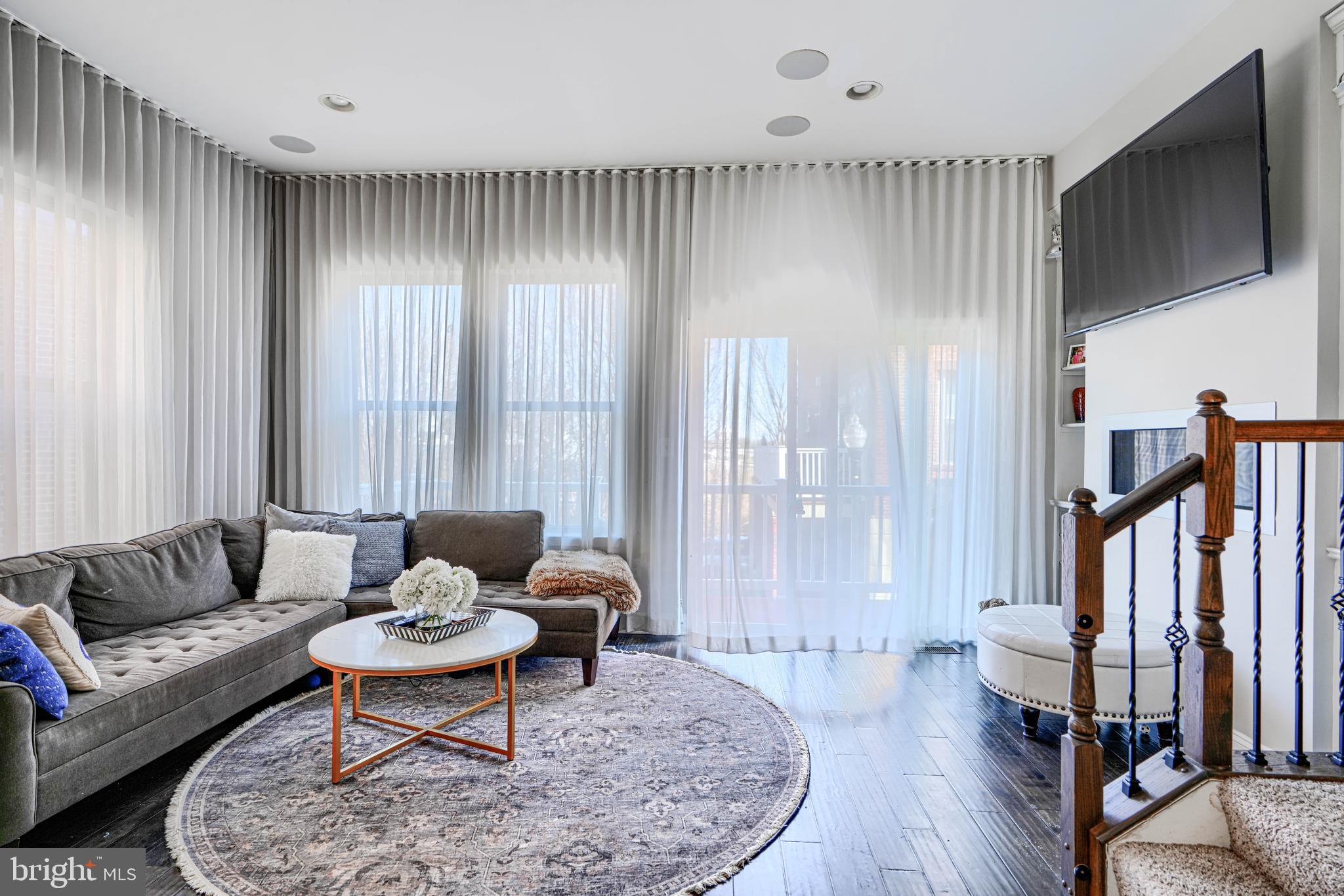 1313 BENJAMIN STREET