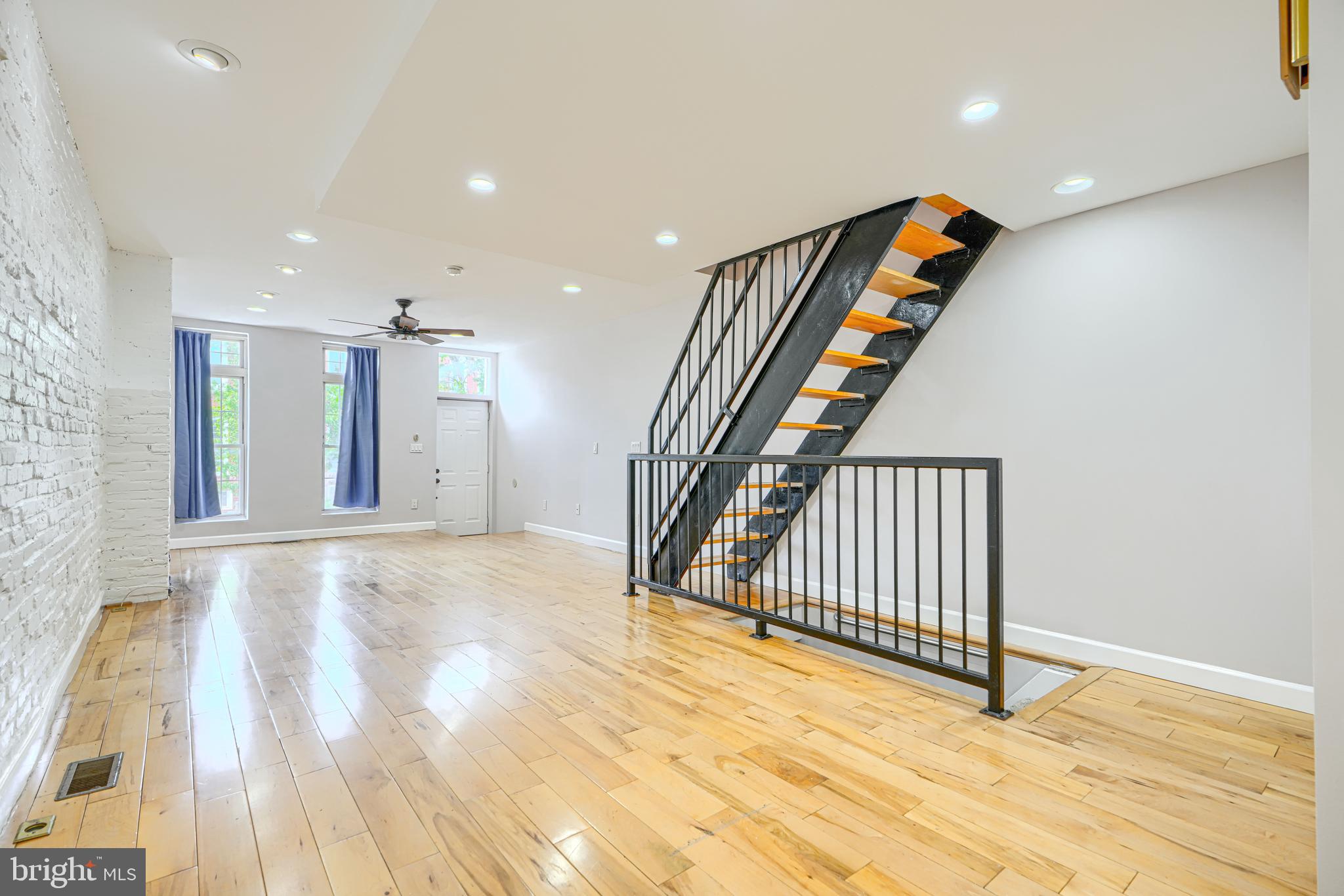 135 W OSTEND STREET