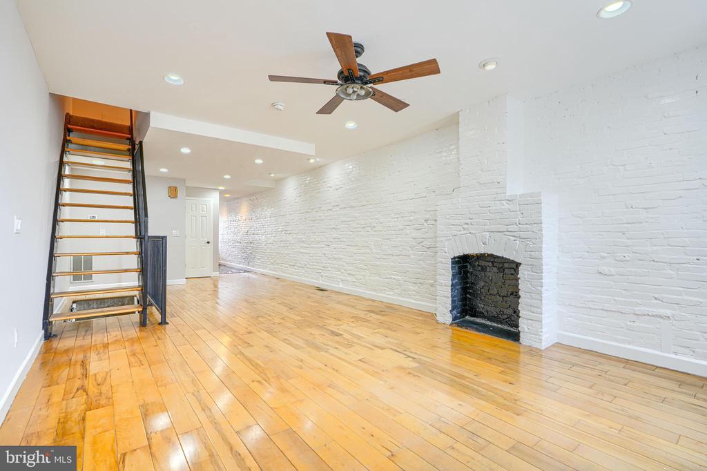 135 W OSTEND STREET