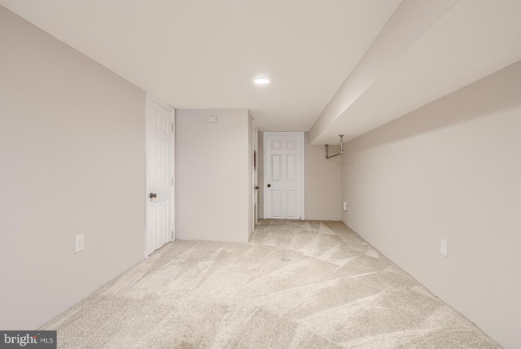 135 W OSTEND STREET