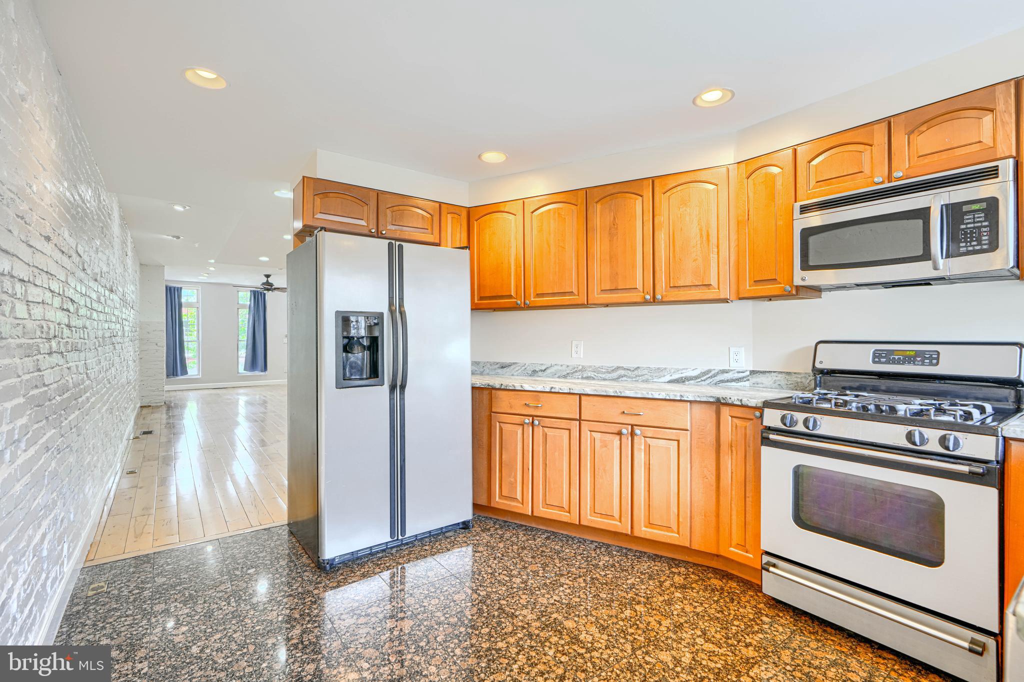135 W OSTEND STREET