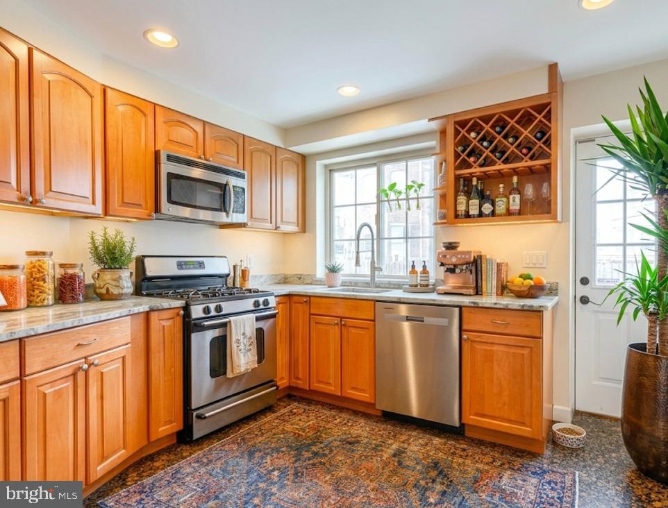 135 W OSTEND STREET