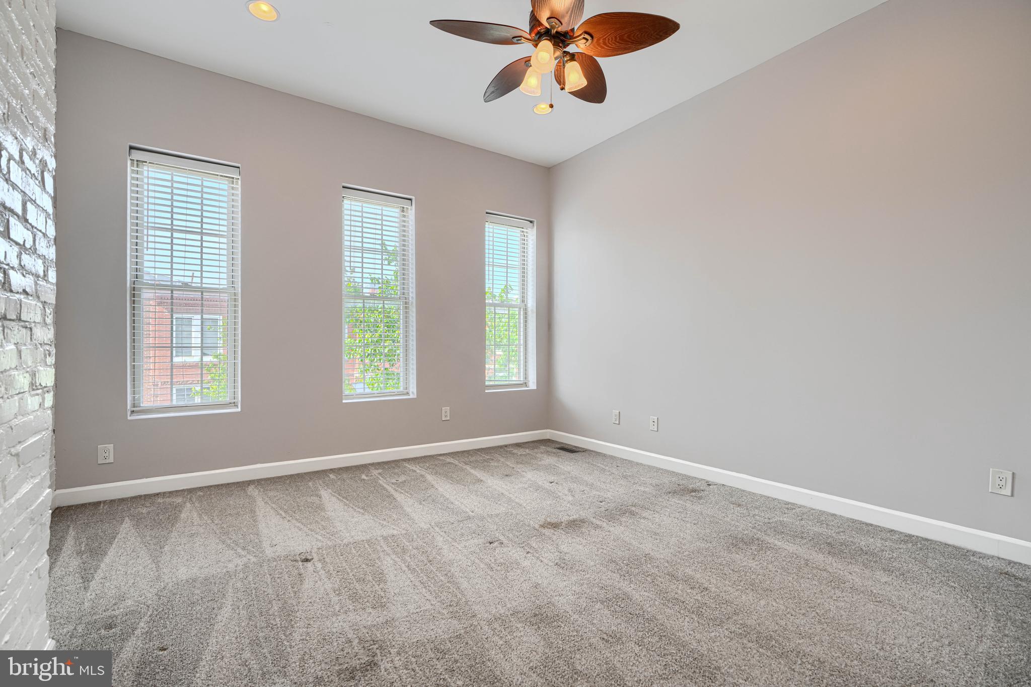 135 W OSTEND STREET