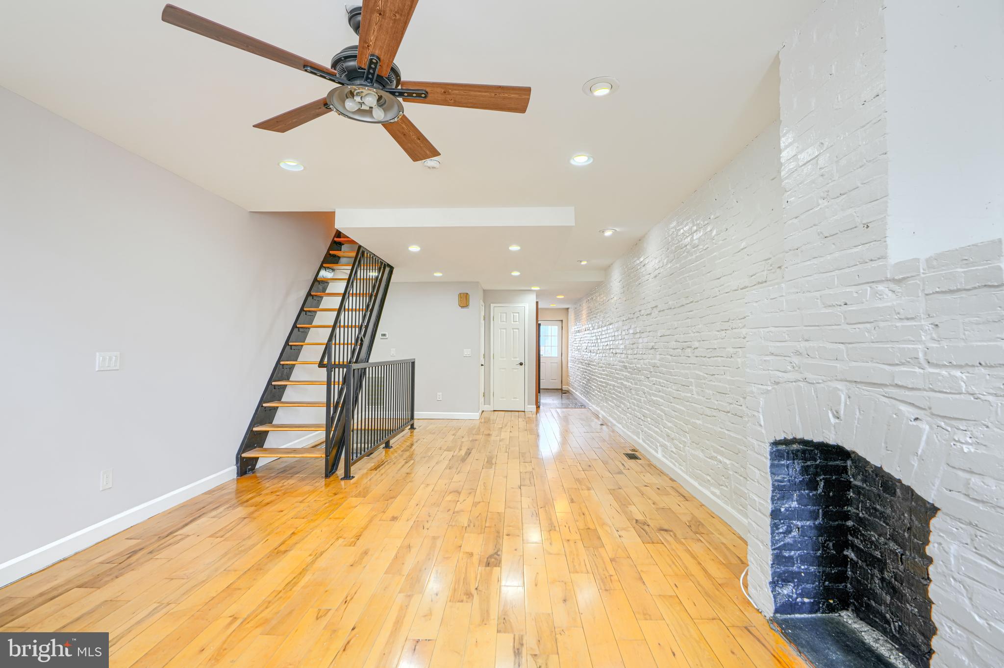 135 W OSTEND STREET