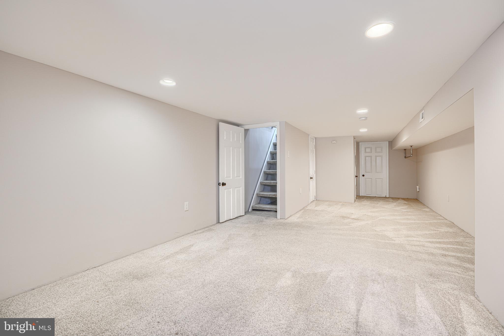 135 W OSTEND STREET