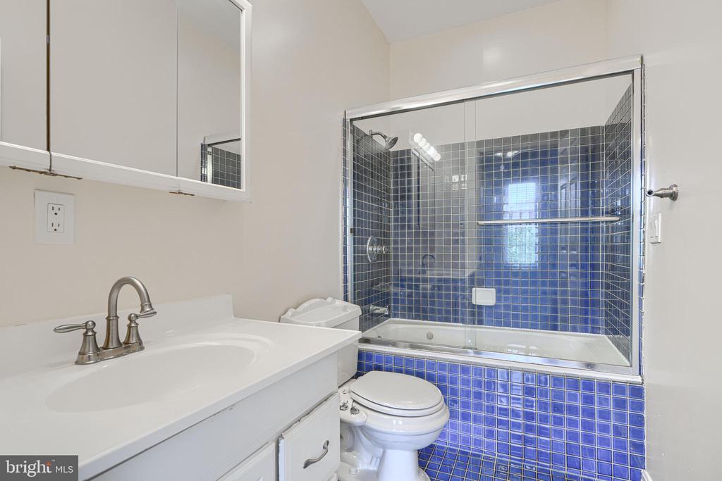 135 W OSTEND STREET