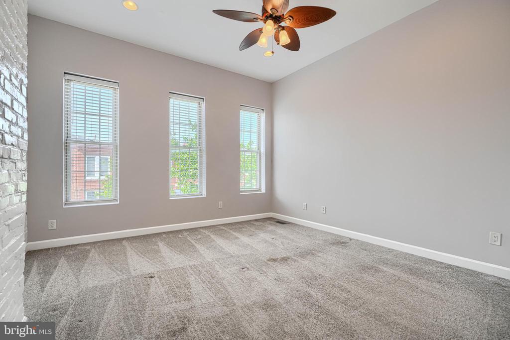 135 W OSTEND STREET