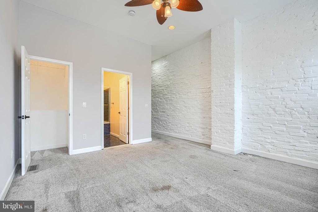 135 W OSTEND STREET