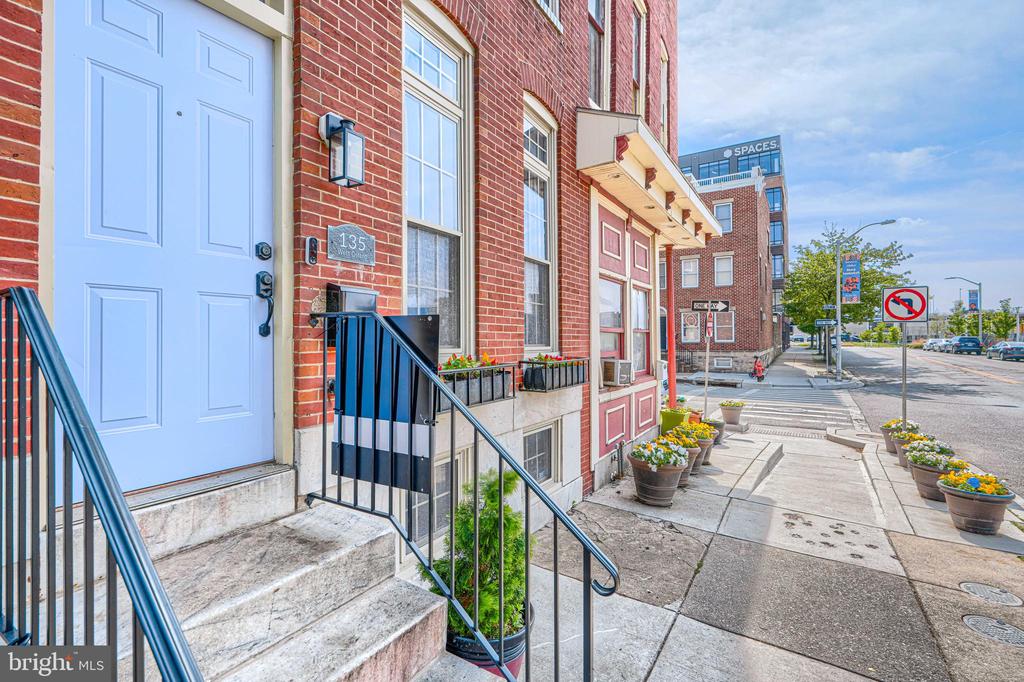 135 W OSTEND STREET