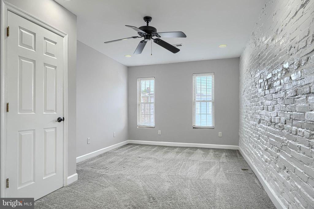 135 W OSTEND STREET