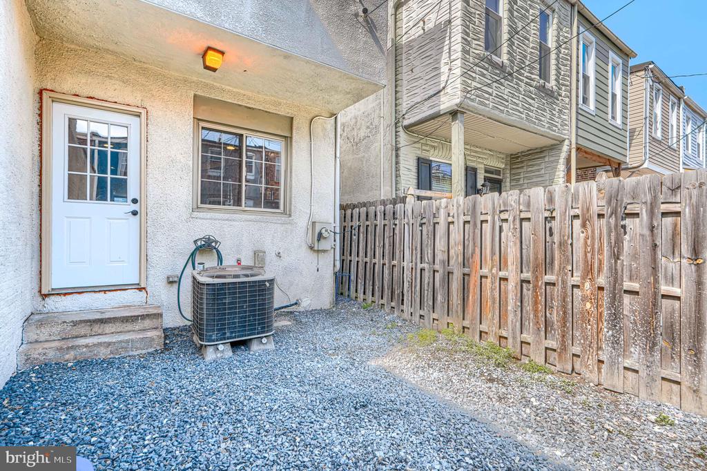 135 W OSTEND STREET