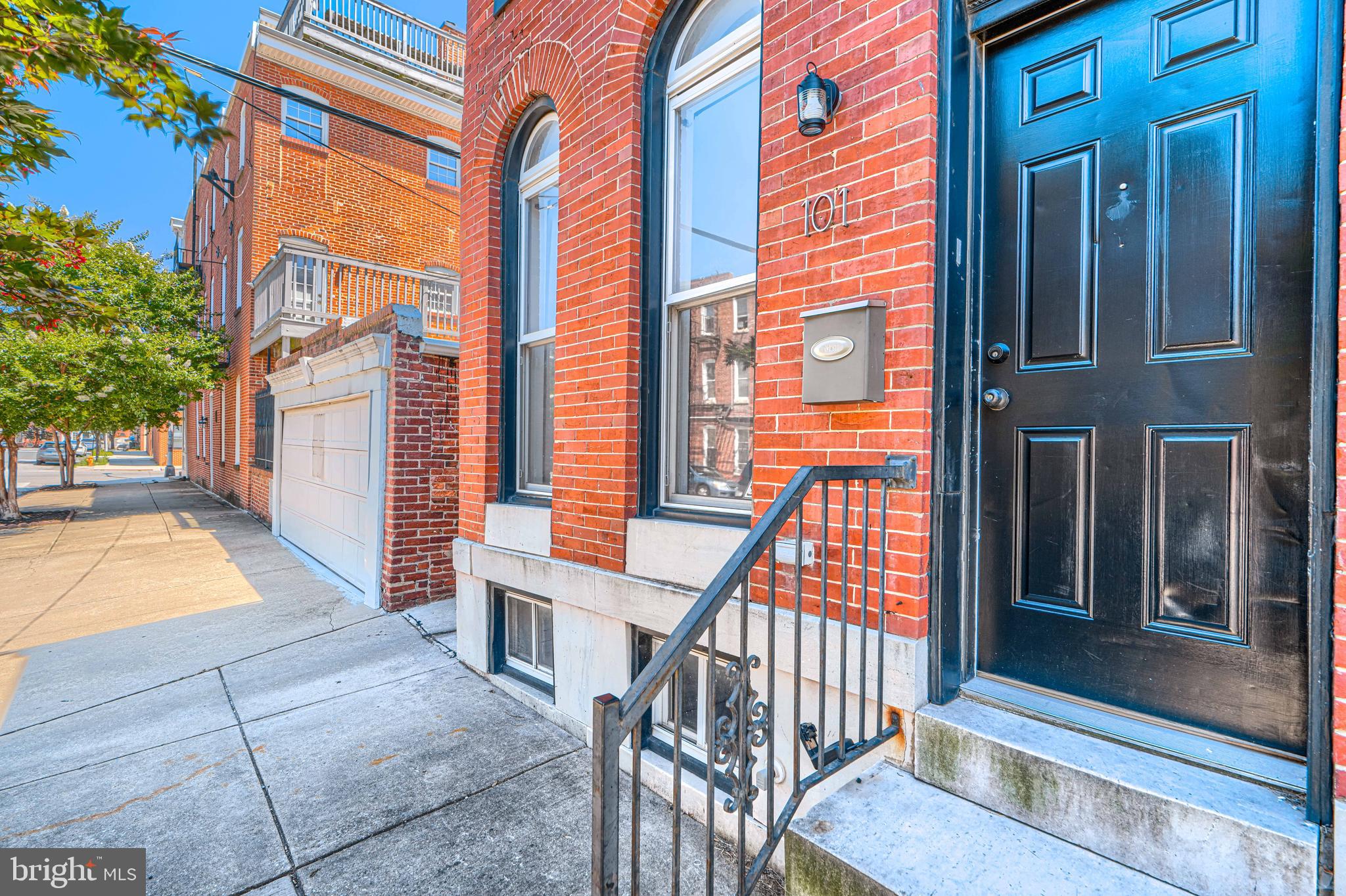 101 W CLEMENT STREET W