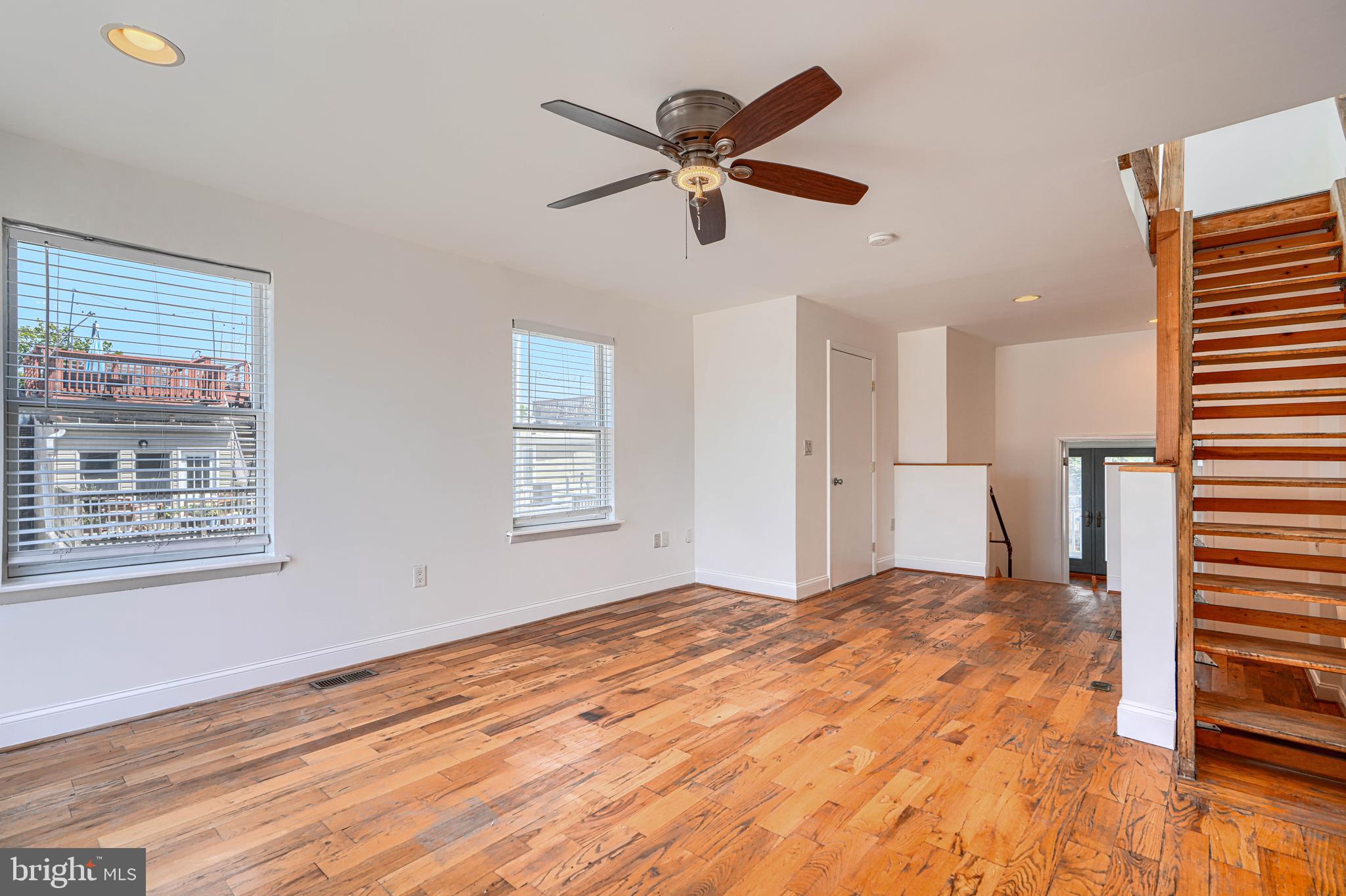 101 W CLEMENT STREET W