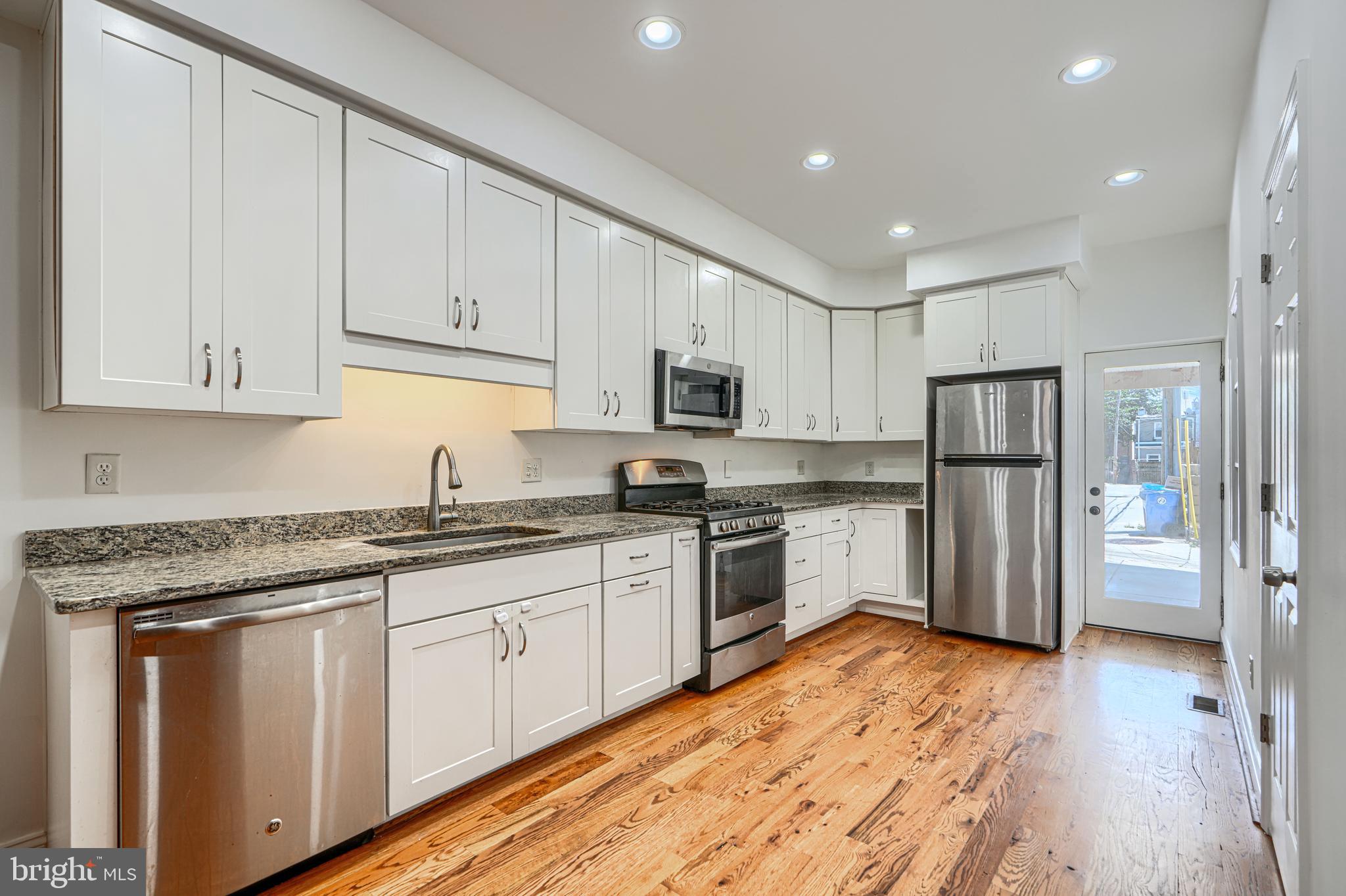 101 W CLEMENT STREET W
