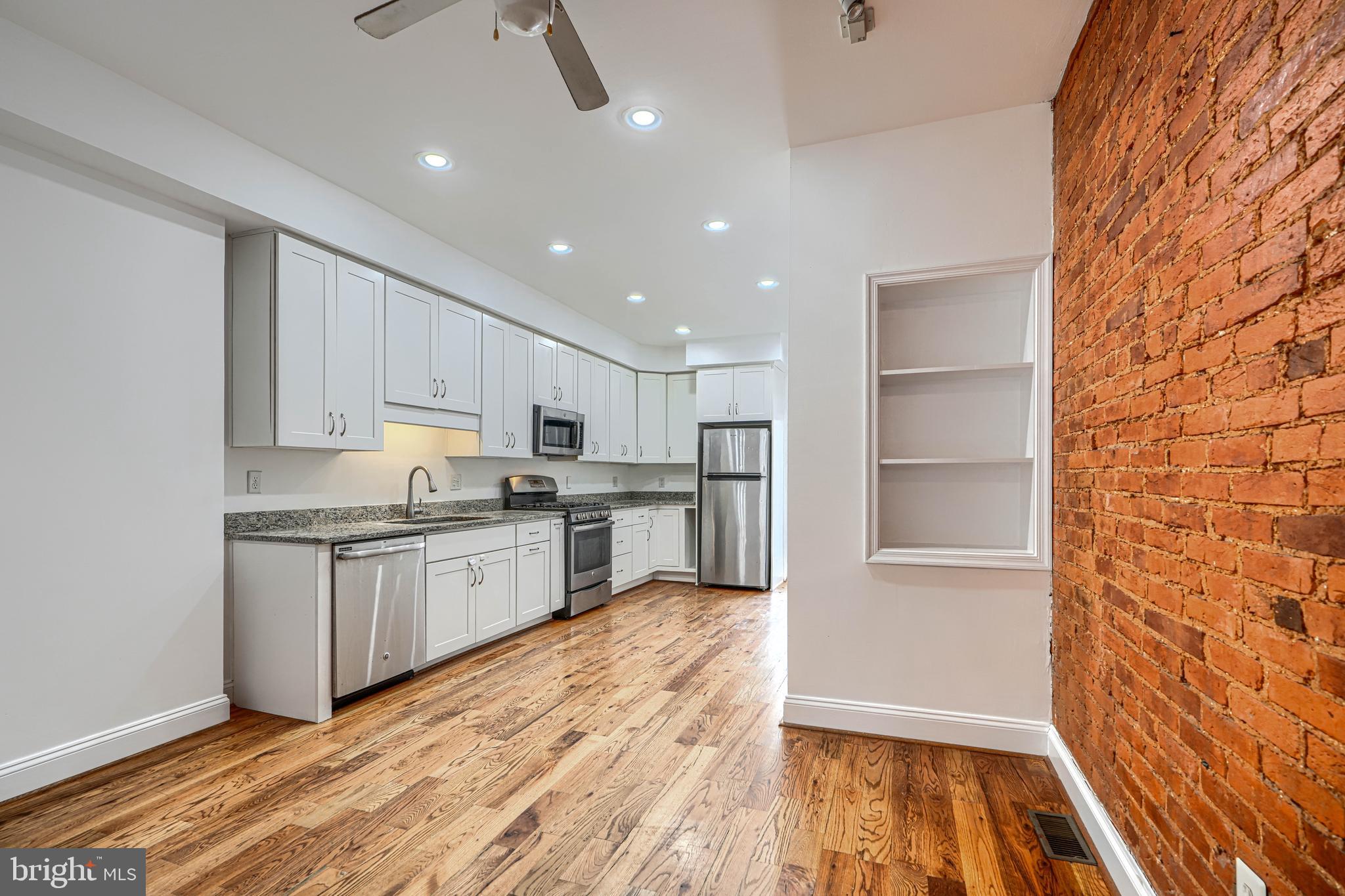 101 W CLEMENT STREET W