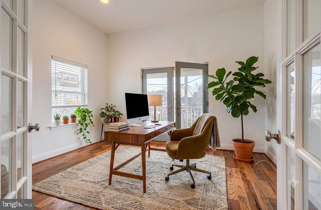 101 W CLEMENT STREET W