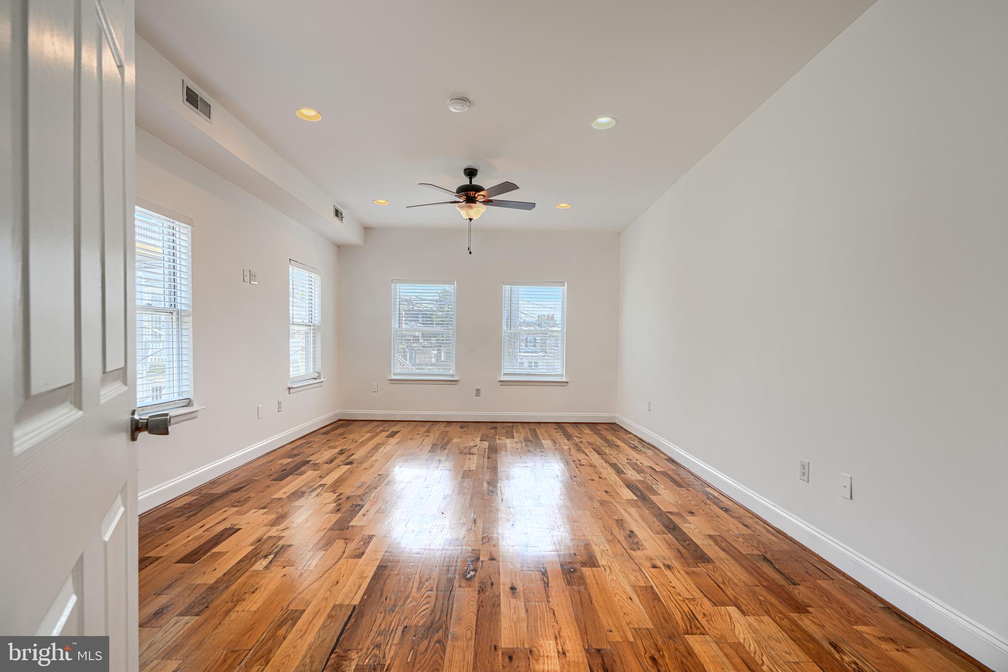 101 W CLEMENT STREET W