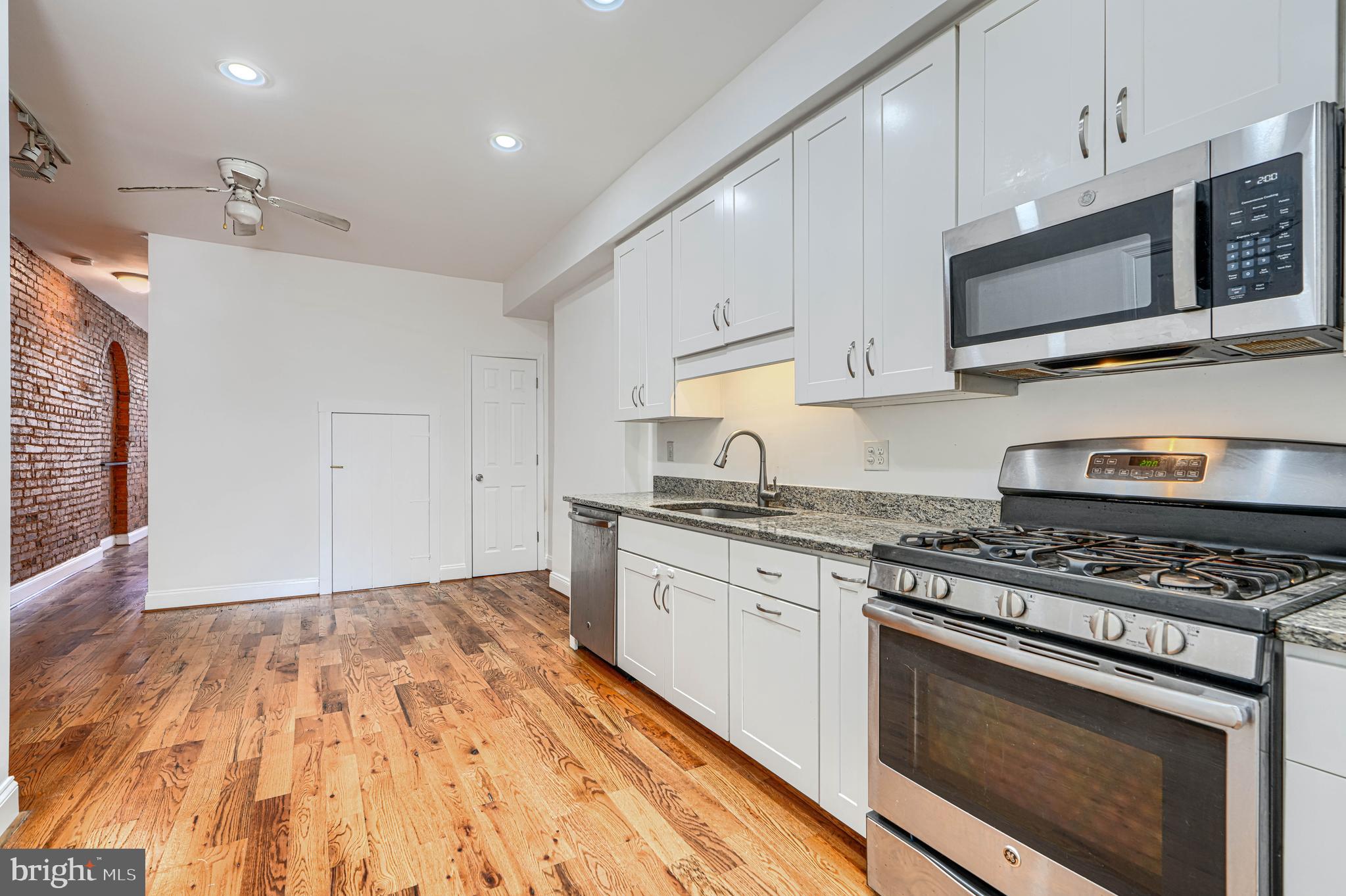 101 W CLEMENT STREET W