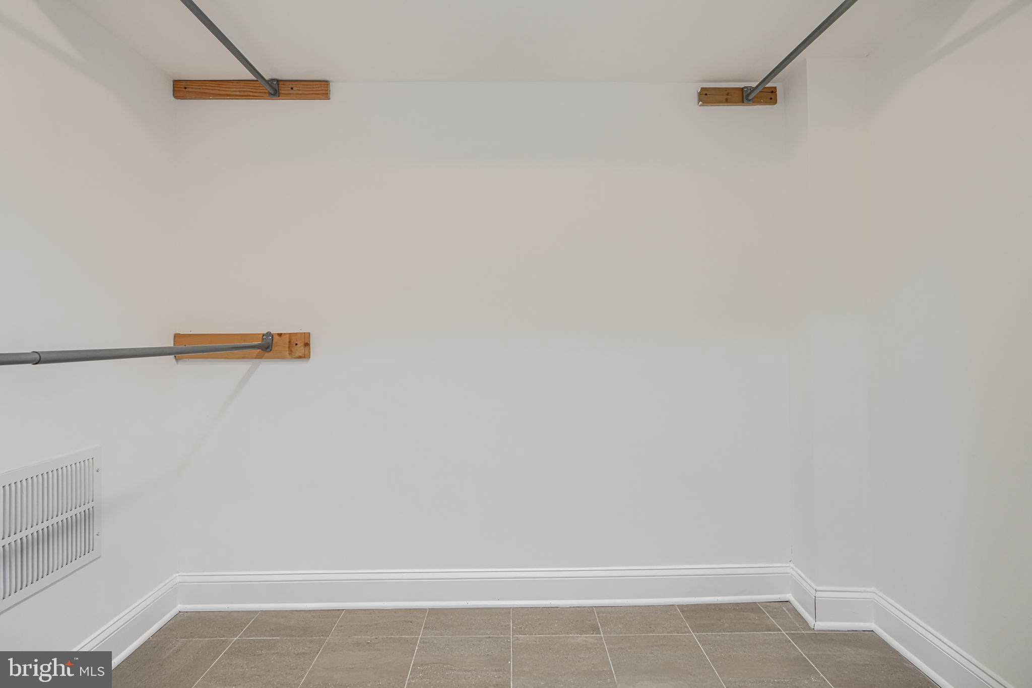 101 W CLEMENT STREET W