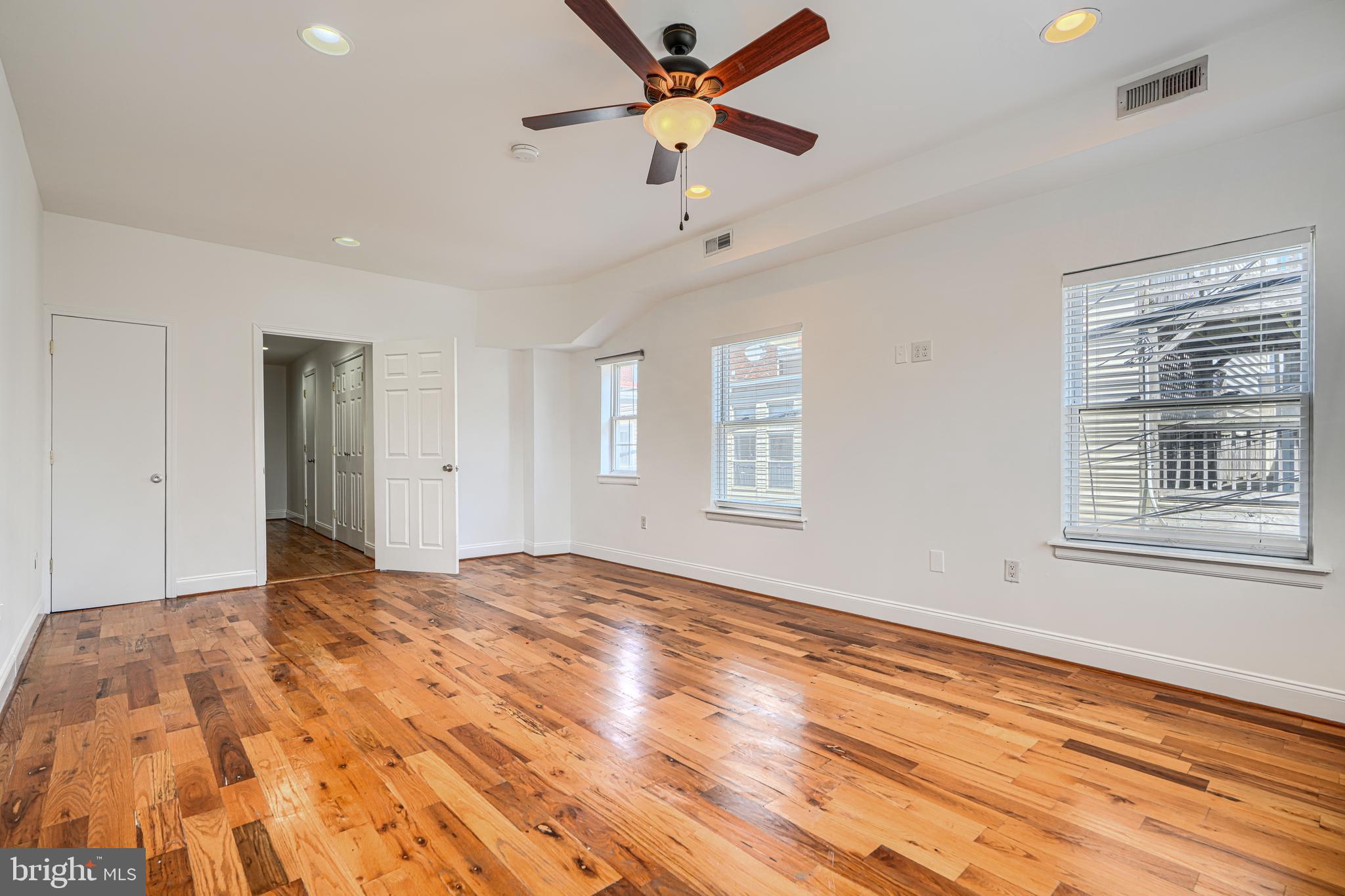 101 W CLEMENT STREET W