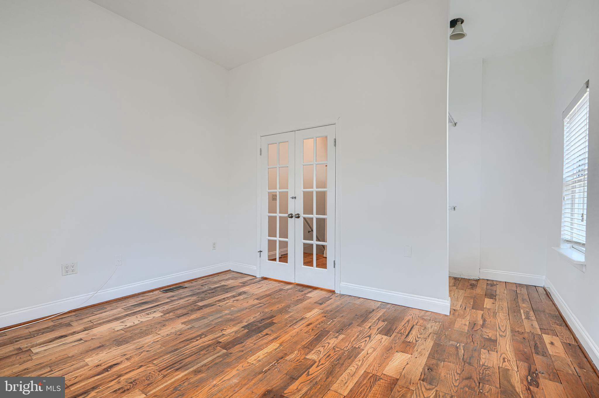 101 W CLEMENT STREET W