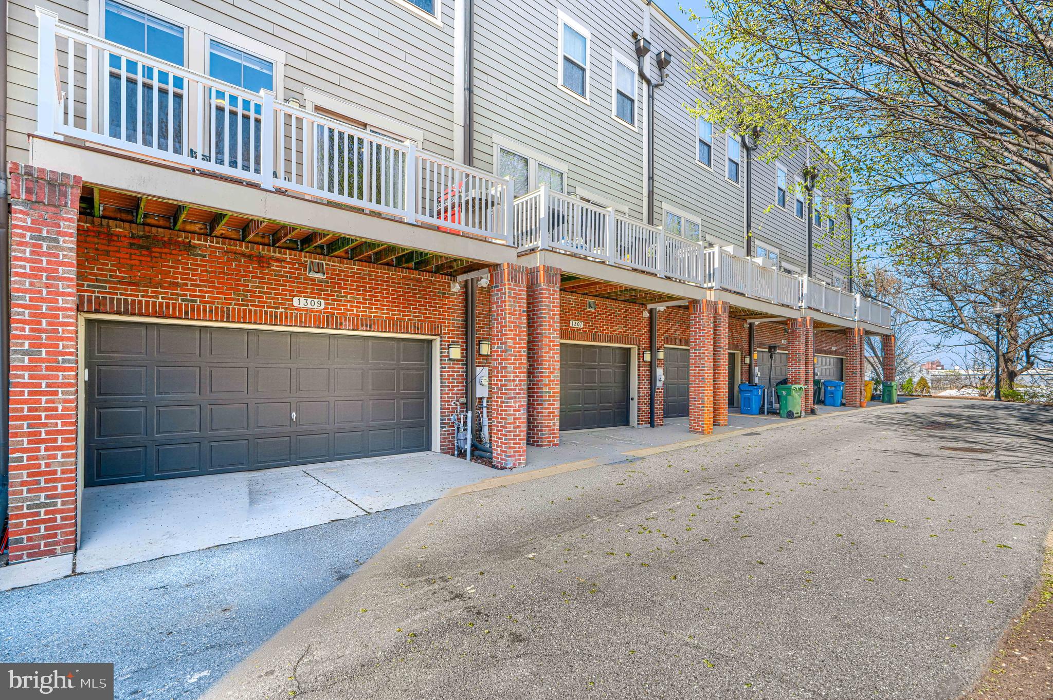 1309 BENJAMIN STREET