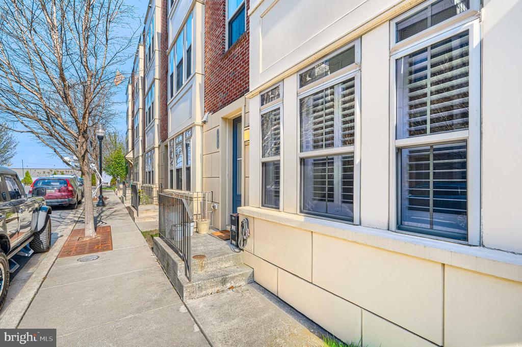 1309 BENJAMIN STREET
