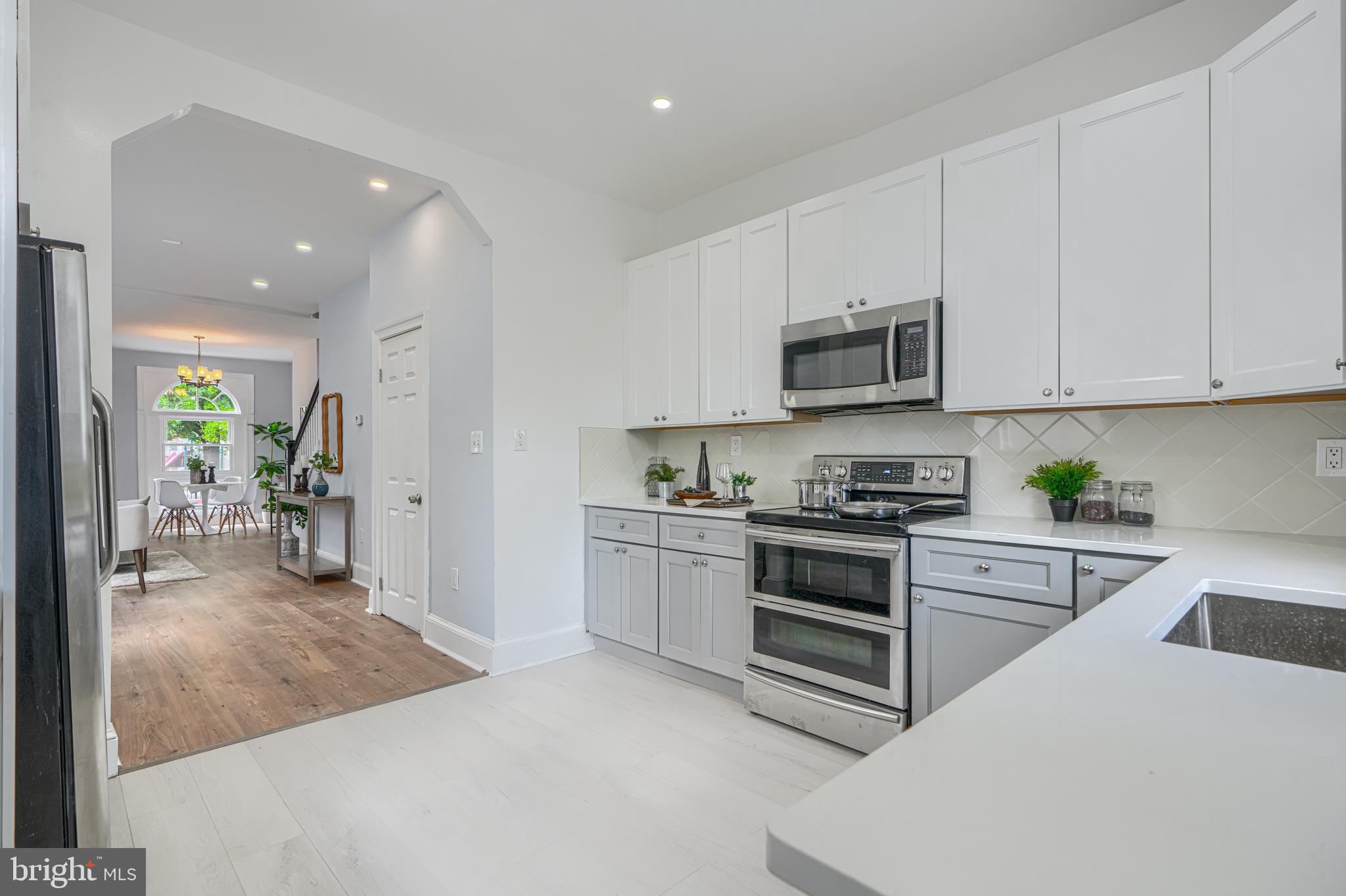 427 E 27TH STREET