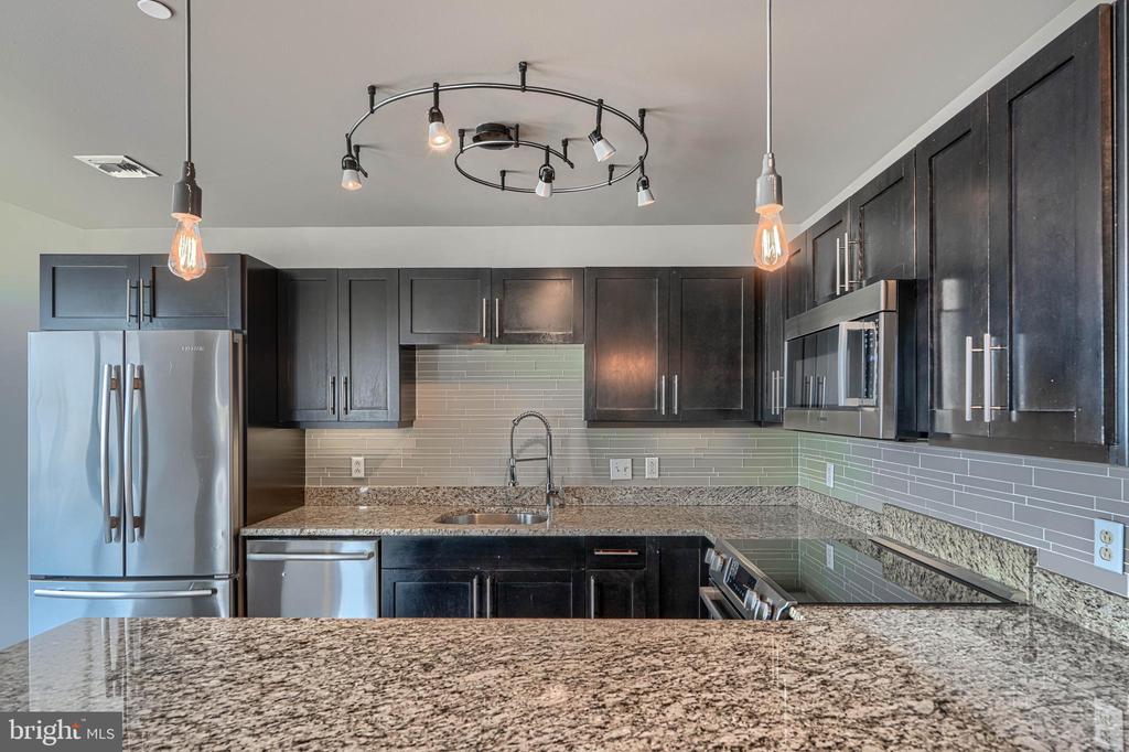 1200 STEUART STREET Unit: 614