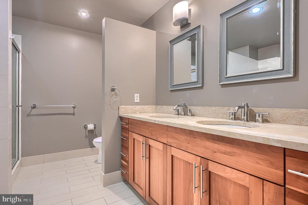 1200 STEUART STREET Unit: 614