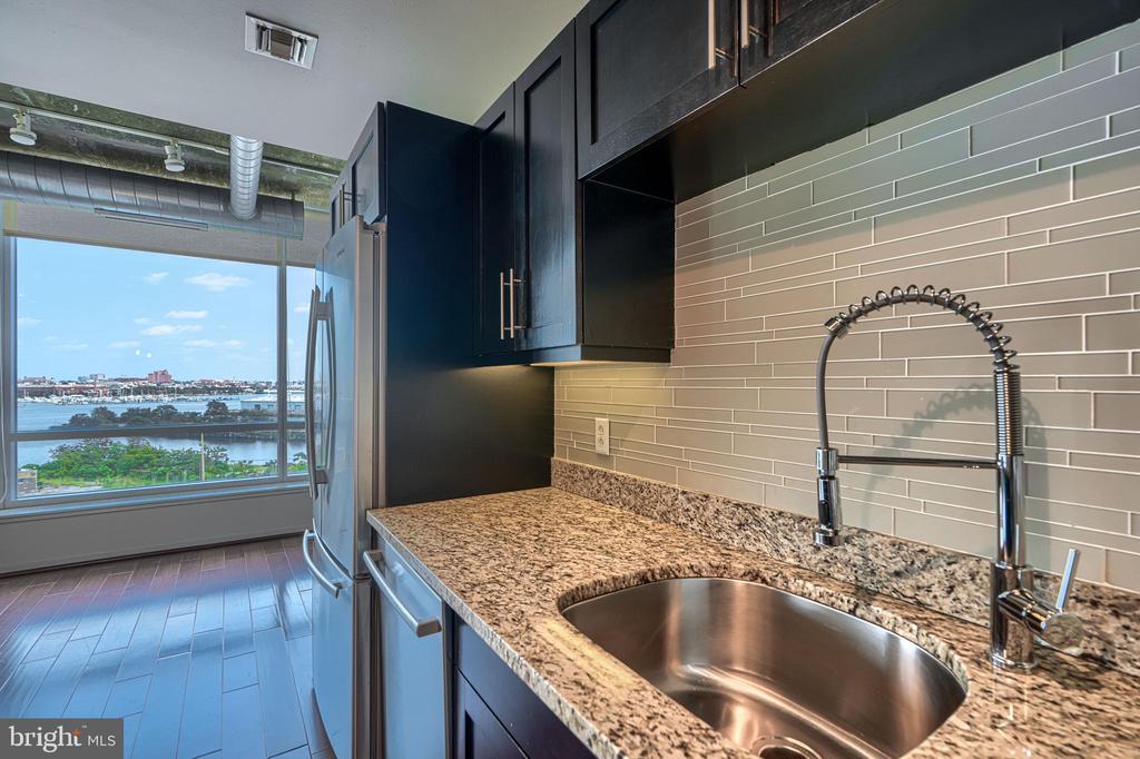 1200 STEUART STREET Unit: 614