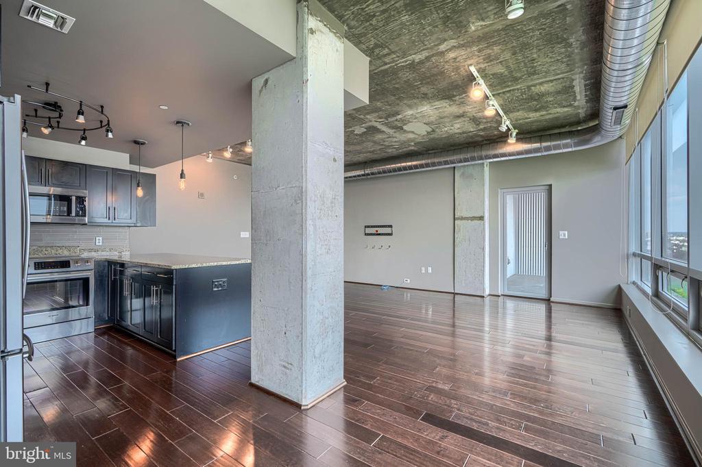 1200 STEUART STREET Unit: 614