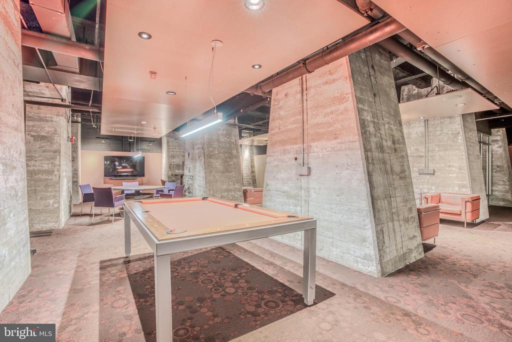 1200 STEUART STREET Unit: 614