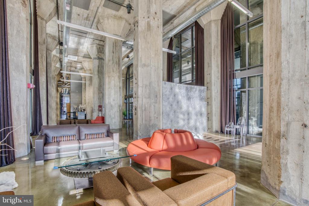 1200 STEUART STREET Unit: 614