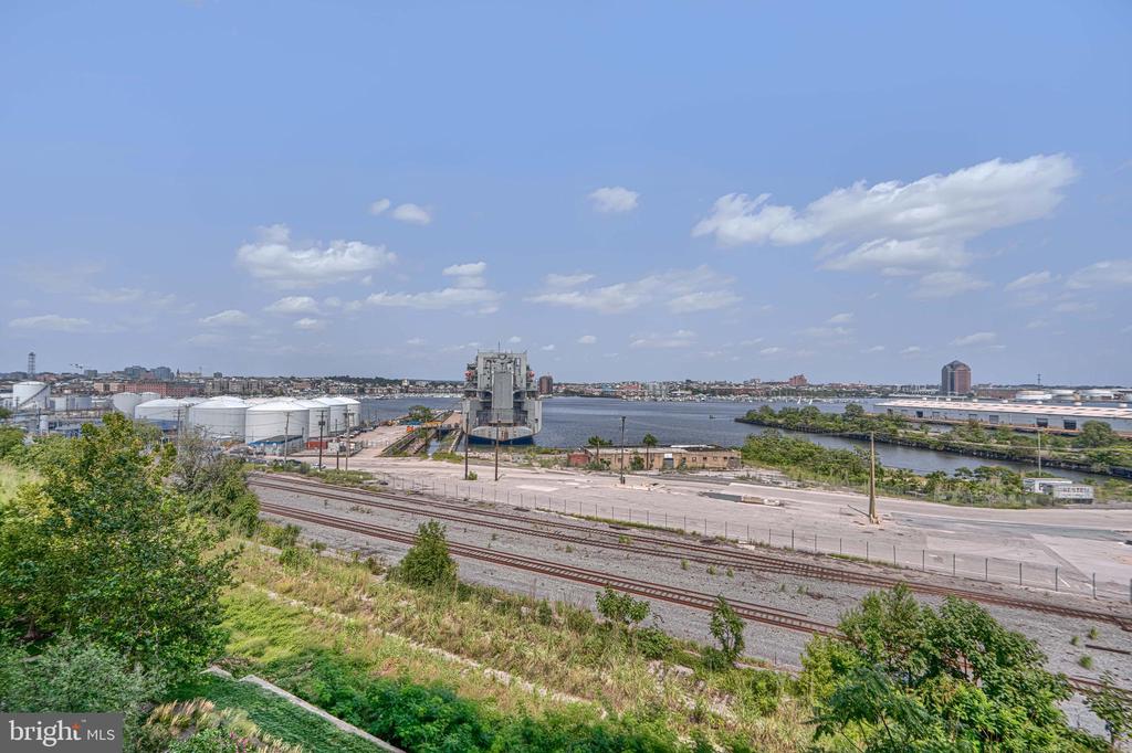 1200 STEUART STREET Unit: 614